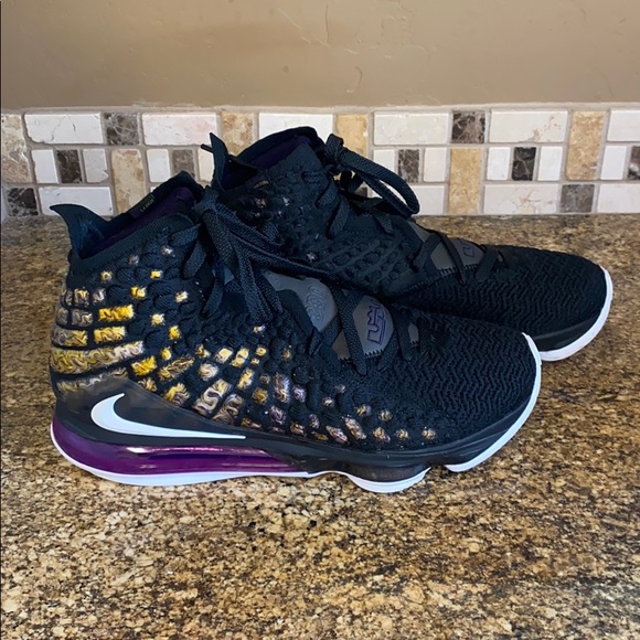 lakers basketball shoes